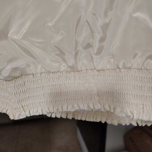 Elegant White Blouse - Picture 3 of 7